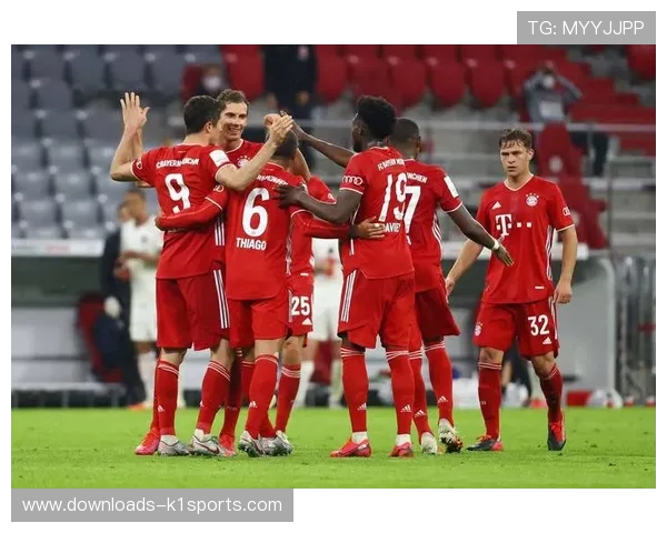 柏林联合定位球战术奏效，两度攻破拜仁防线